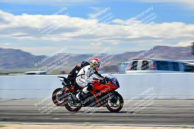 media/Mar-25-2024-Moto Forza (Mon) [[8d4319bd68]]/4-Novice Group/Session 4 Front Straight Speed Pans/